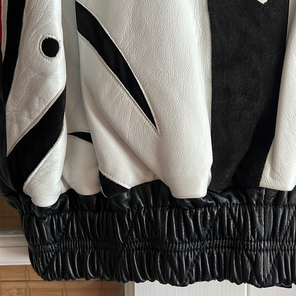 1996 Limited Edition Cruella de Vil Leather bomber jacket - Picture 14 of 17